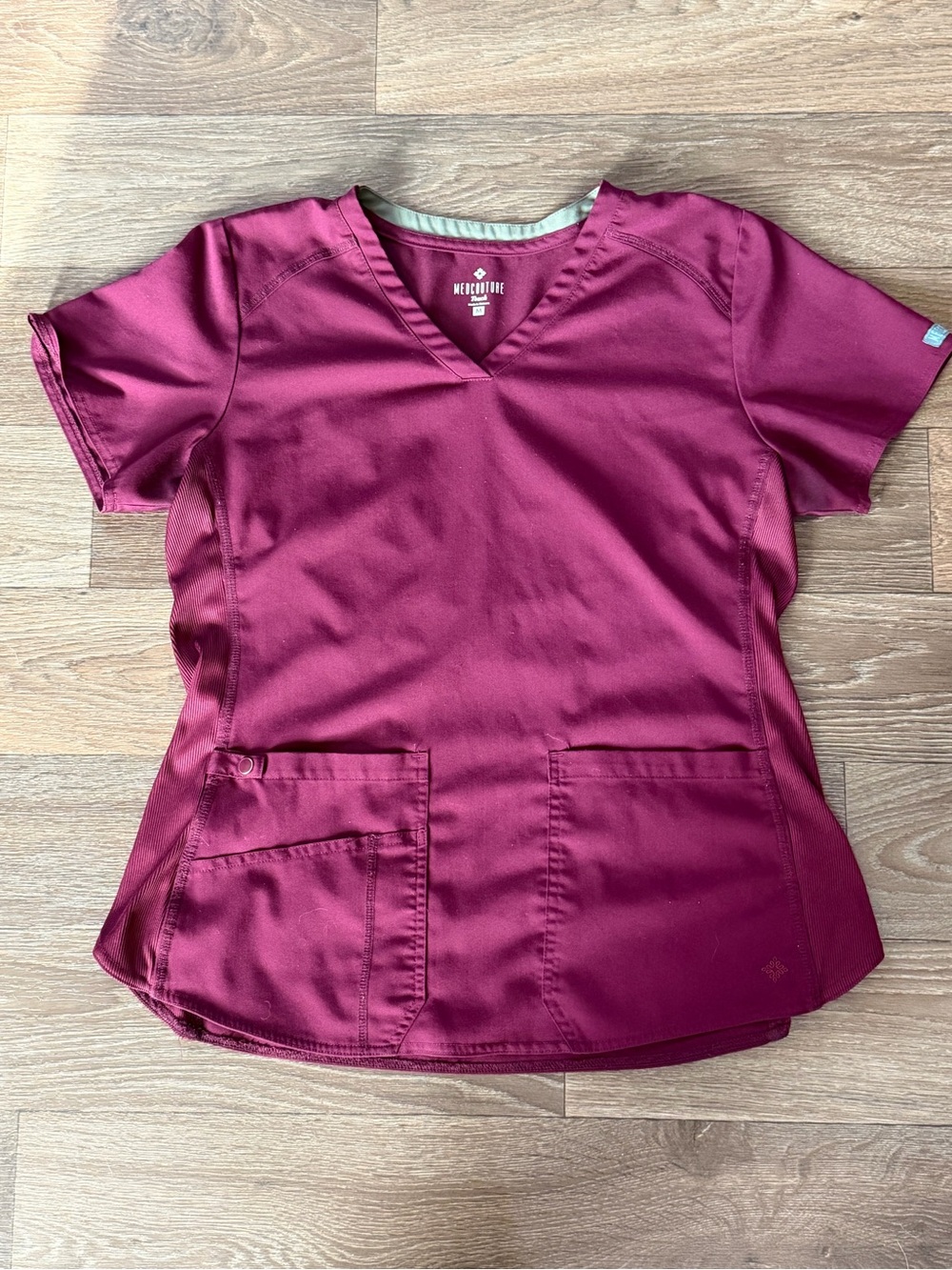Med Couture Touch Women's V-Neck Scrub Top Burgundy Size Large